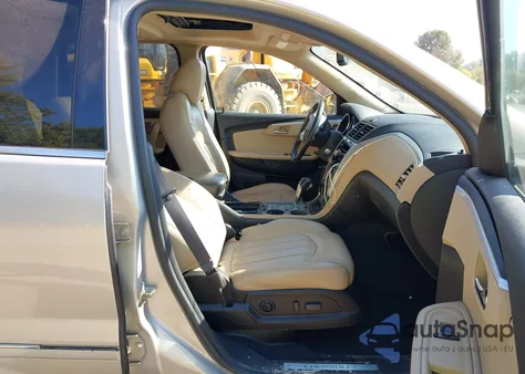 2010 Chevrolet Traverse Ltz из США, поврежденный, VIN 1GNLRHED8AS132790